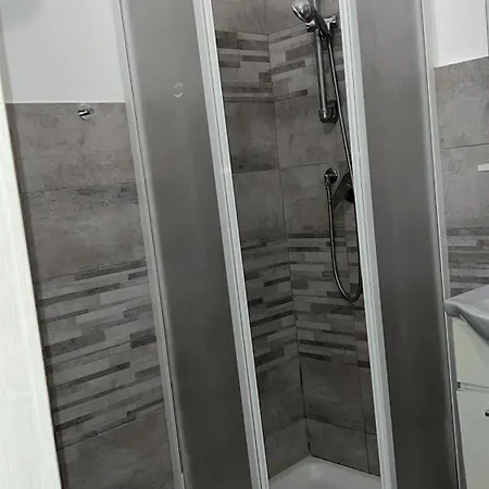 Bed2go Brescia 公寓